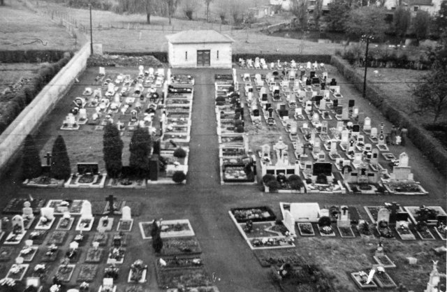 Luchtfoto kerkhof